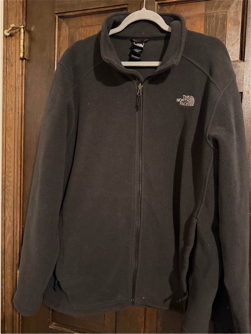 The North Face Men’s Black Lightweight Full-Zip Fleece Jacket